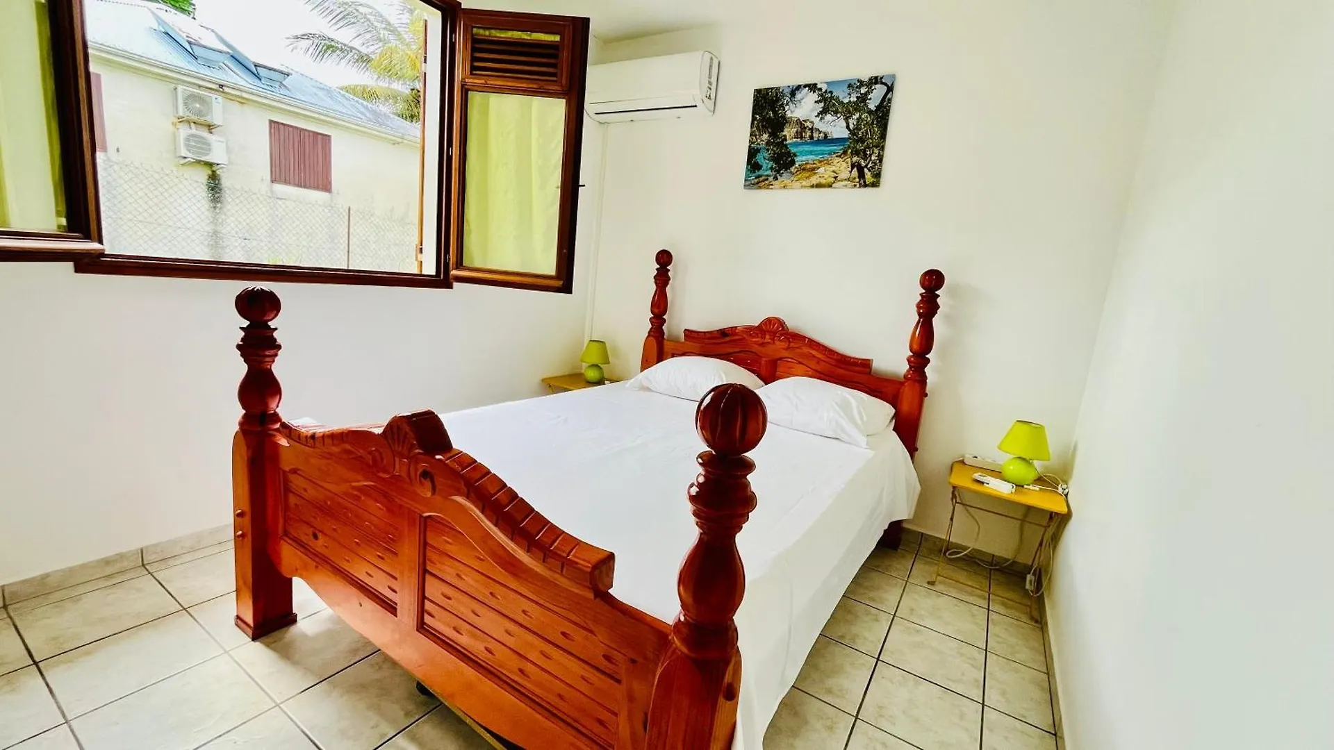 Maison Montalegre Lamentin 0*,  Guadeloupe